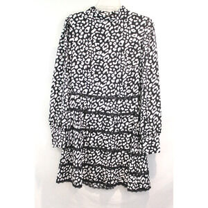 Eilly Bazar Mock Neck Open Back Dress Womens size M Black White Lace Trim Bottom